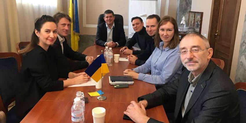Народний фронт та УРБ обговорили нагальні реформи економіки