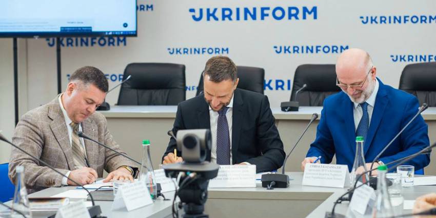 УРБ, Фонд підтримки економічної безпеки, платформа взаємодії бізнесу Бізнес100 представили майбутньому Президенту ключові загрози економіці та точки росту